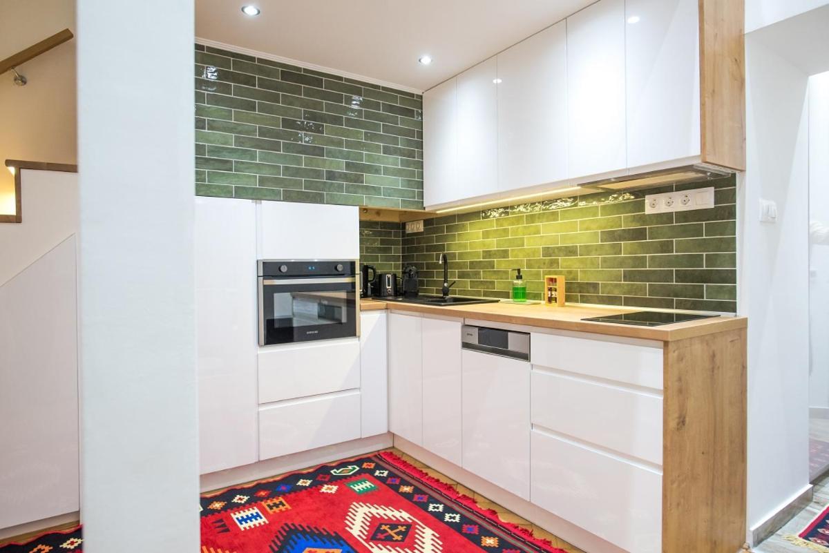 Tgi Apartment